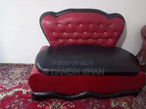 7 Seater Living Room Sofa Set in Excellent Condition