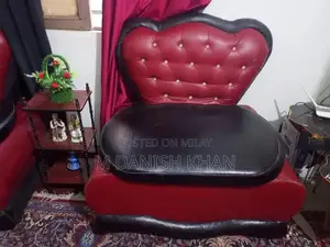 7 Seater Living Room Sofa Set in Excellent Condition