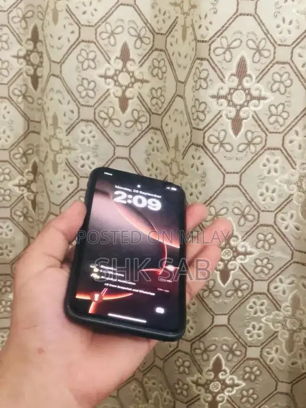 Apple iPhone 11 Factory Unlocked Smartphone 64GB