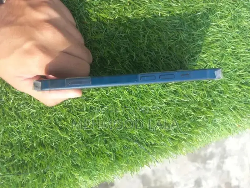 Apple iPhone 13 Pristine Condition Excellent Battery