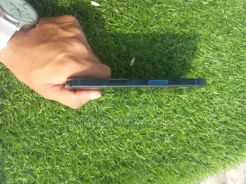 Apple iPhone 13 Pristine Condition Excellent Battery