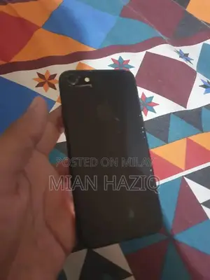 iPhone 7 128GB PTA Approved Jet Black Smartphone