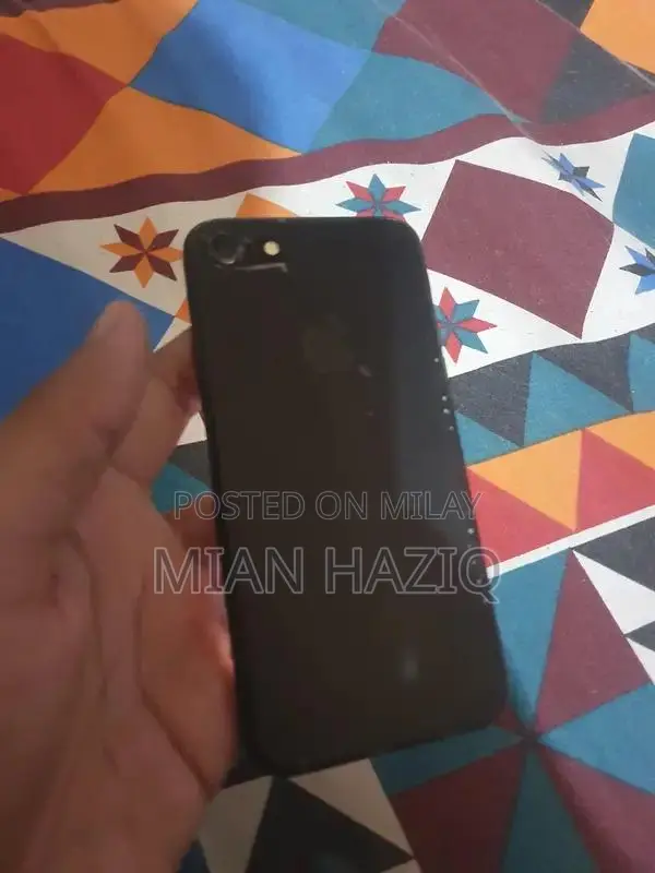 iPhone 7 128GB PTA Approved Jet Black Smartphone