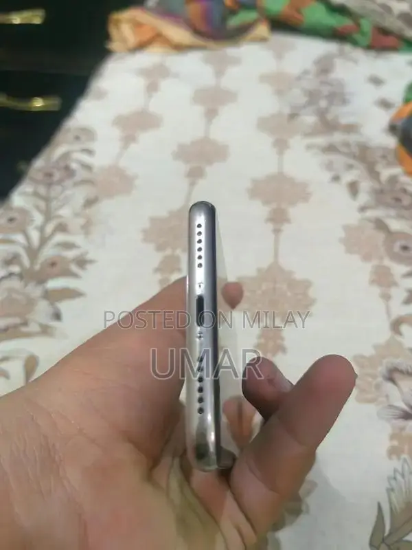 Apple iPhone X 64GB Smartphone