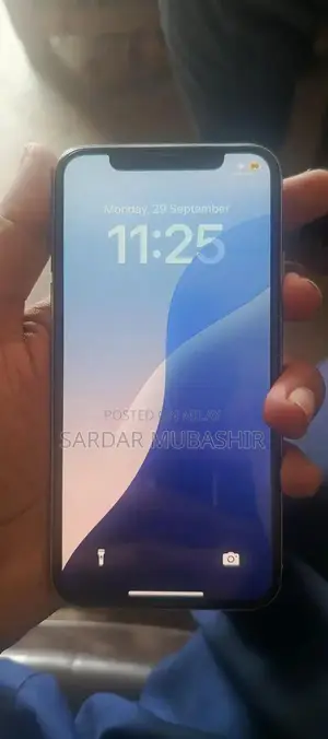 iPhone XS 256GB Smartphone with Charger and Cover