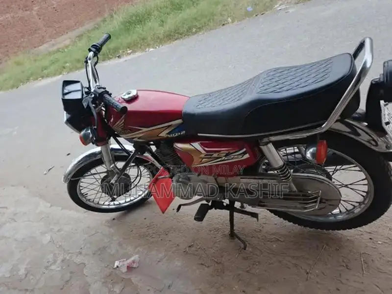 Honda 125cc Motorcycle - Reliable Urban Commuter