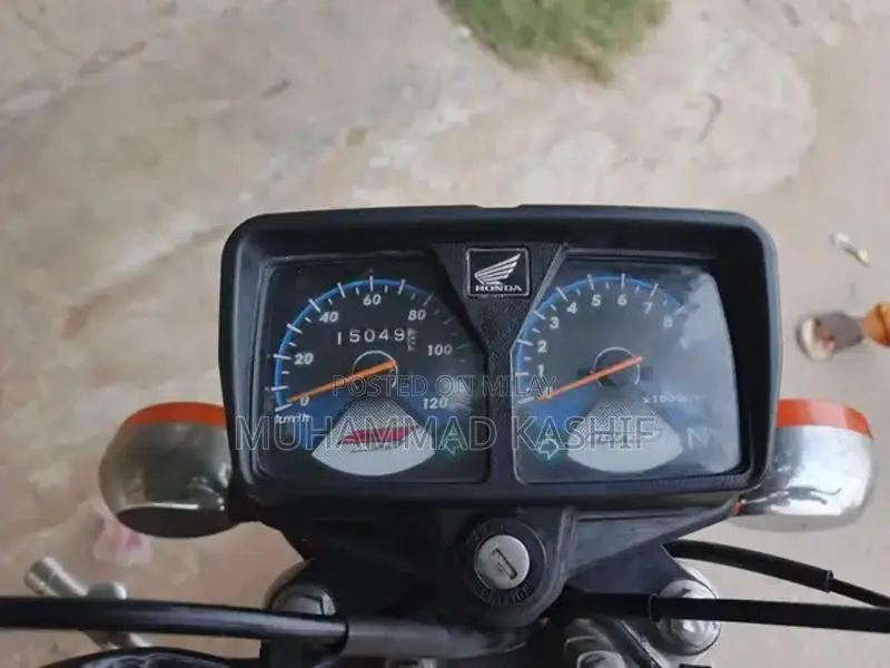 Honda 125cc Motorcycle - Reliable Urban Commuter