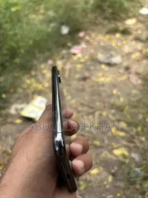 Apple iPhone XS 64GB Smartphone Excellent Condition