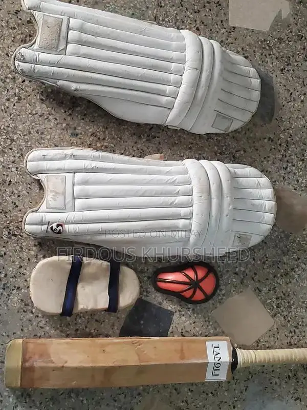 High-Quality Shalanzar Cricket Batting Pads with Safety Guard