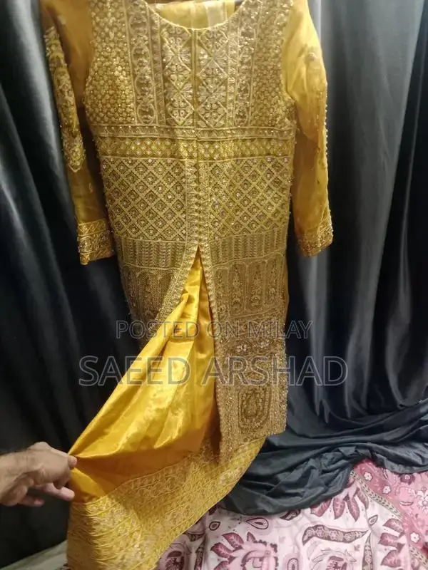 Elegant Mehndi Dress for Traditional Events