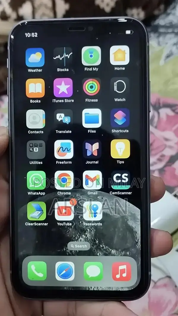 Apple iPhone 11 64GB Smartphone with High Battery Health