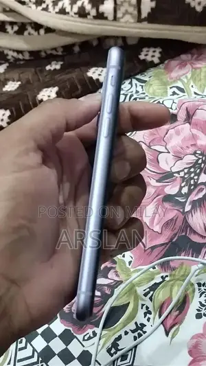 Apple iPhone 11 64GB Smartphone with High Battery Health