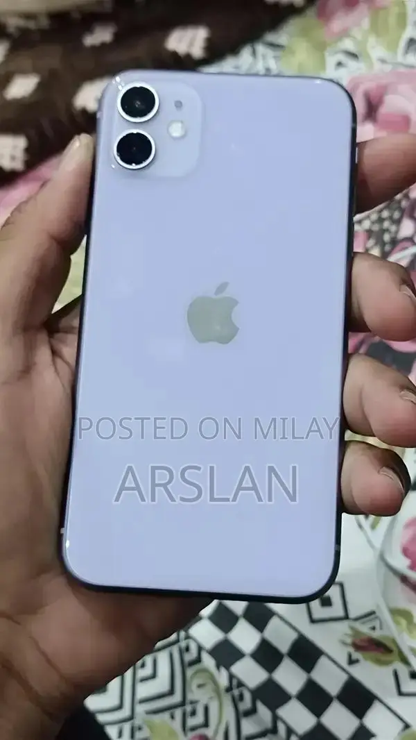 Apple iPhone 11 64GB Smartphone with High Battery Health