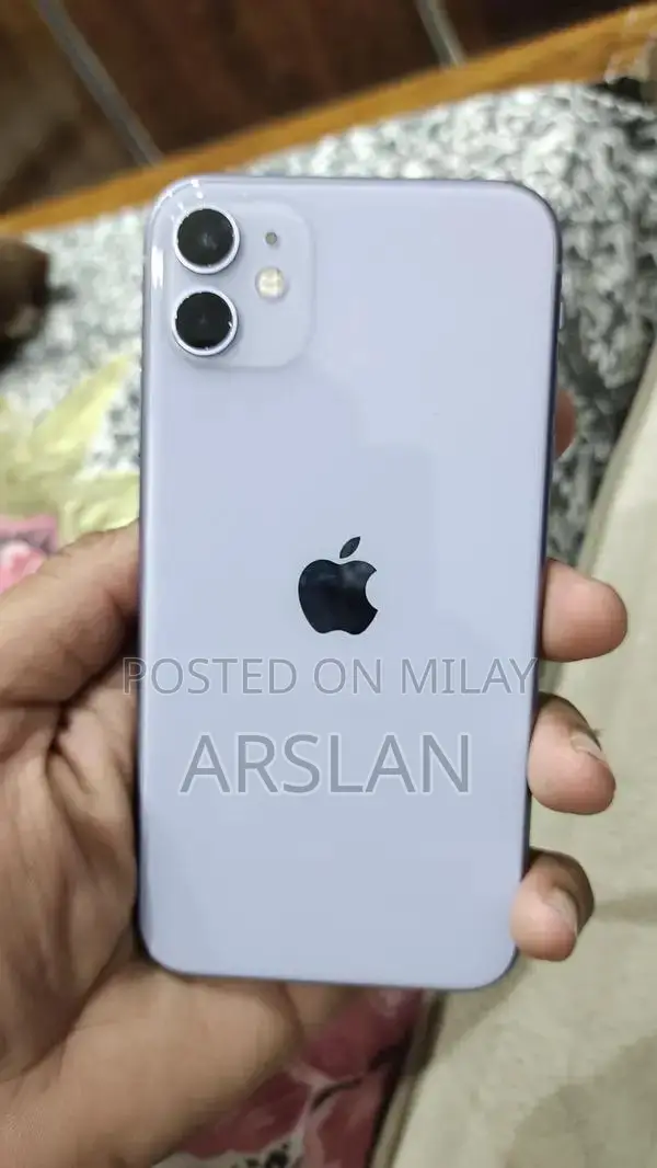 Apple iPhone 11 64GB Smartphone with High Battery Health