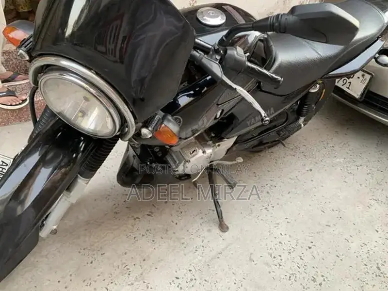 YBR 125G Motorcycle - Excellent Condition Low Mileage