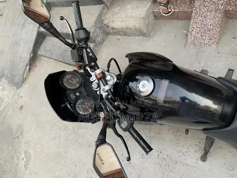 YBR 125G Motorcycle - Excellent Condition Low Mileage