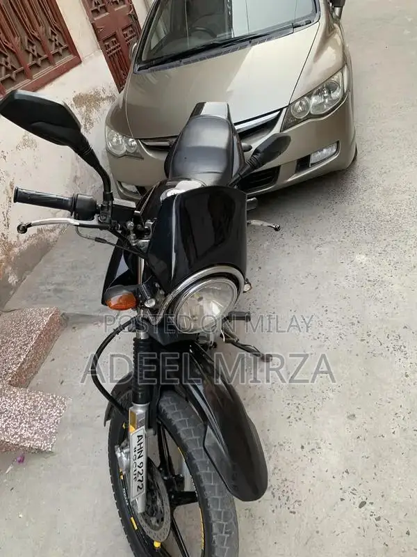 YBR 125G Motorcycle - Excellent Condition Low Mileage