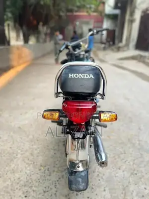 Photo - Honda CD 70 Motorcycle 2025 Model - Black Variant