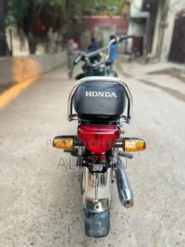 Honda CD 70 Motorcycle 2025 Model - Black Variant