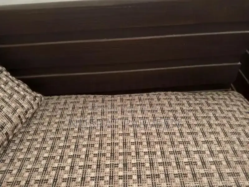 5 Seater Loveseat Sofa in Pristine Condition