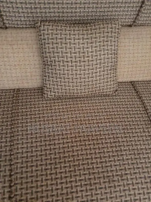 5 Seater Loveseat Sofa in Pristine Condition