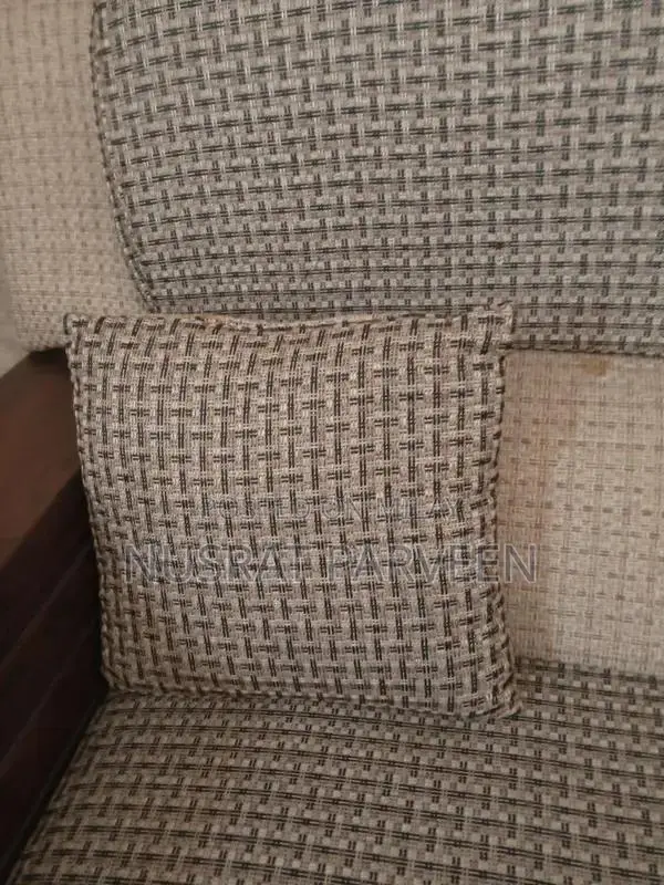 5 Seater Loveseat Sofa in Pristine Condition