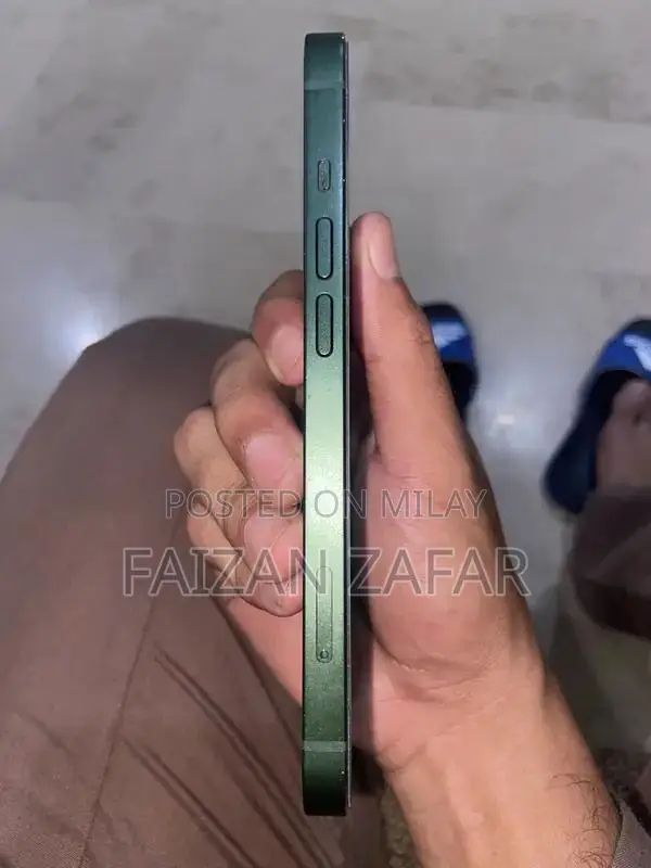 Apple iPhone 13 Alpine Green 128GB Smartphone