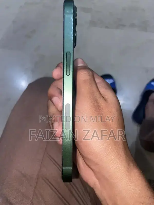 Apple iPhone 13 Alpine Green 128GB Smartphone