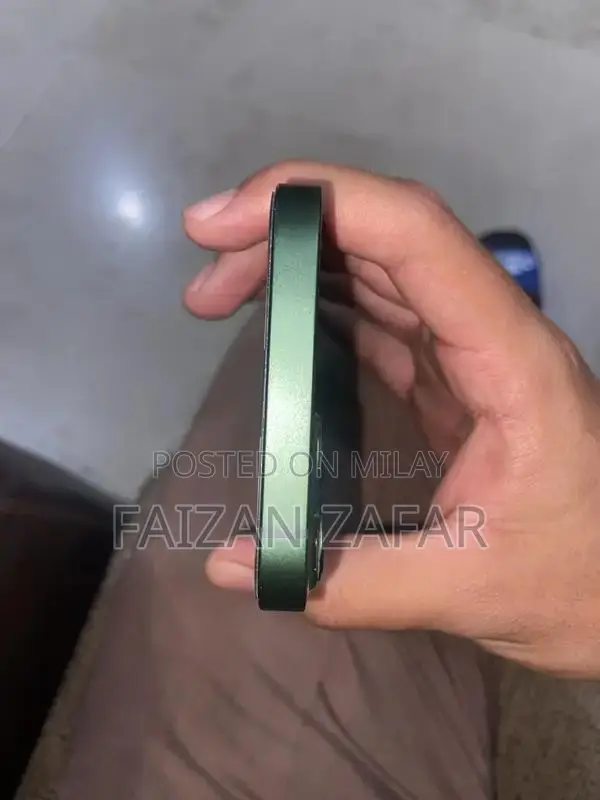 Apple iPhone 13 Alpine Green 128GB Smartphone