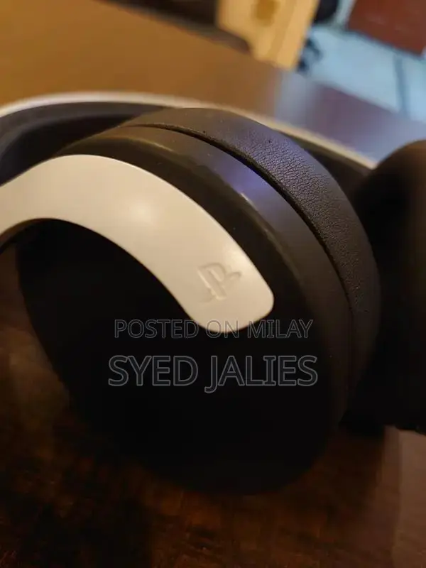 PlayStation PULSE 3D Gaming Headset with Aux Cable