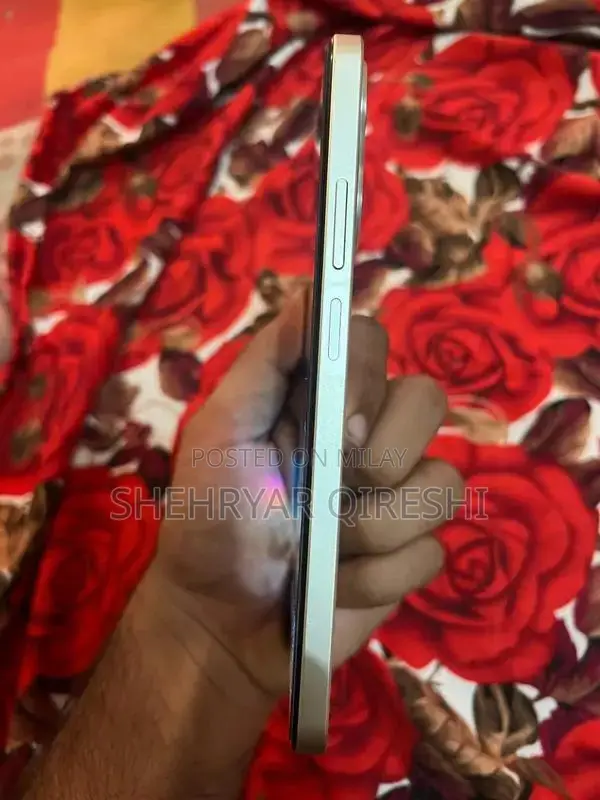 Realme Smartphone with Full Accessories and Pristine Condition