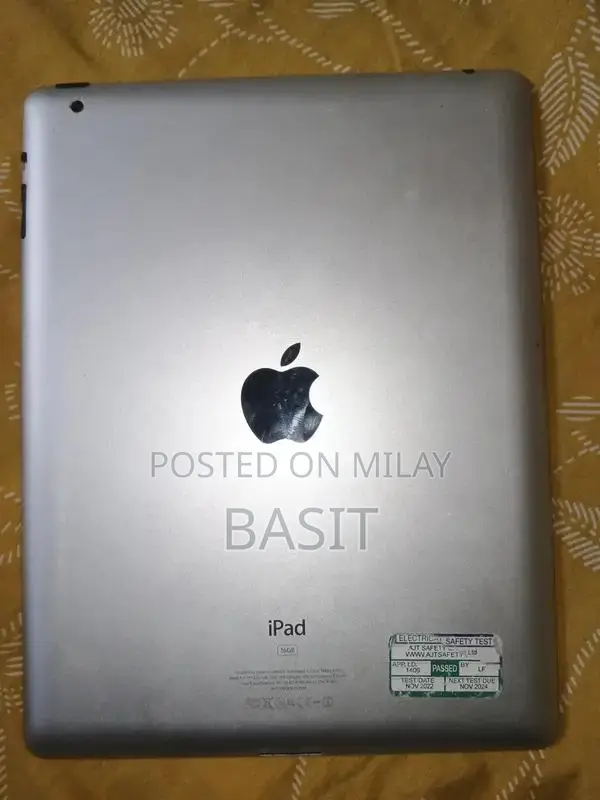 iPad 4 Generation Tablet with iCloud Open