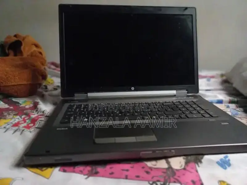 HP Laptop with i5 Processor and AMD Graphics