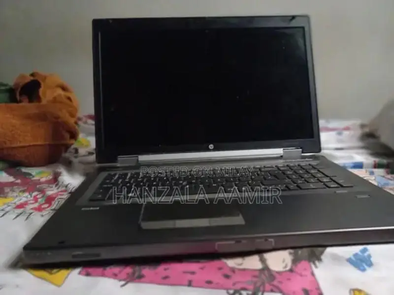 HP Laptop with i5 Processor and AMD Graphics