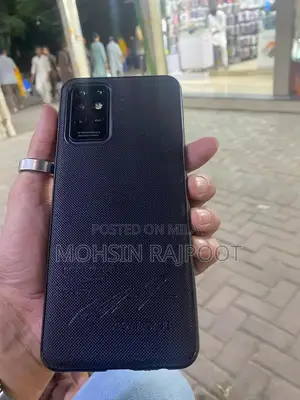 Mid-Range Smartphone with Minor Fingerprint Issue