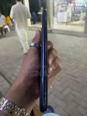 Mid-Range Smartphone with Minor Fingerprint Issue