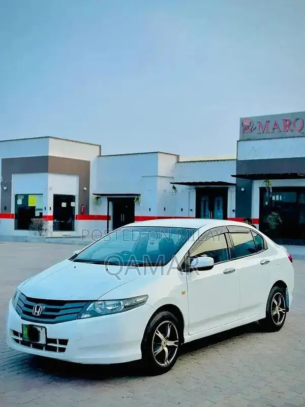 Honda City IVTEC 2009 Sedan - Well-Maintained Reliable Sedan