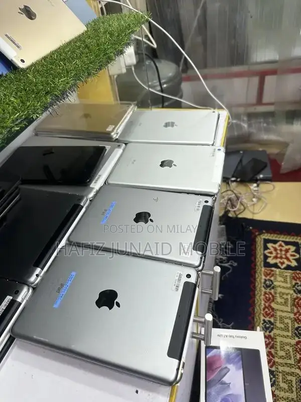 Apple iPad Mini 3 Tablet with Multiple Storage Options