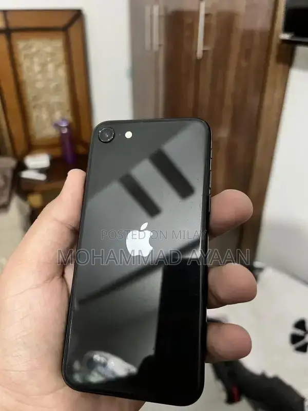 Apple iPhone SE 2020 Smartphone - Compact Performance Device