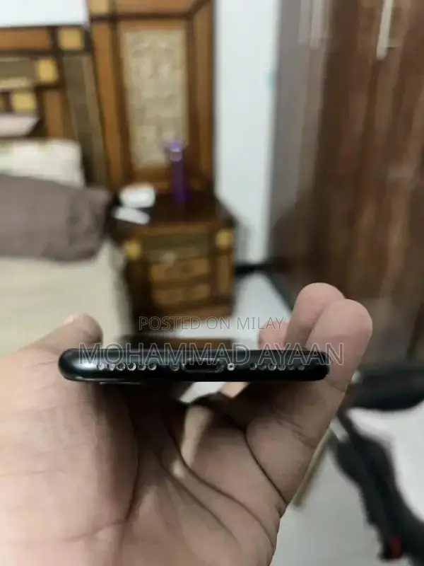 Apple iPhone SE 2020 Smartphone - Compact Performance Device