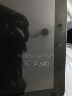 Photo - Apple iPad 2 Tablet with Minor Cosmetic Wear