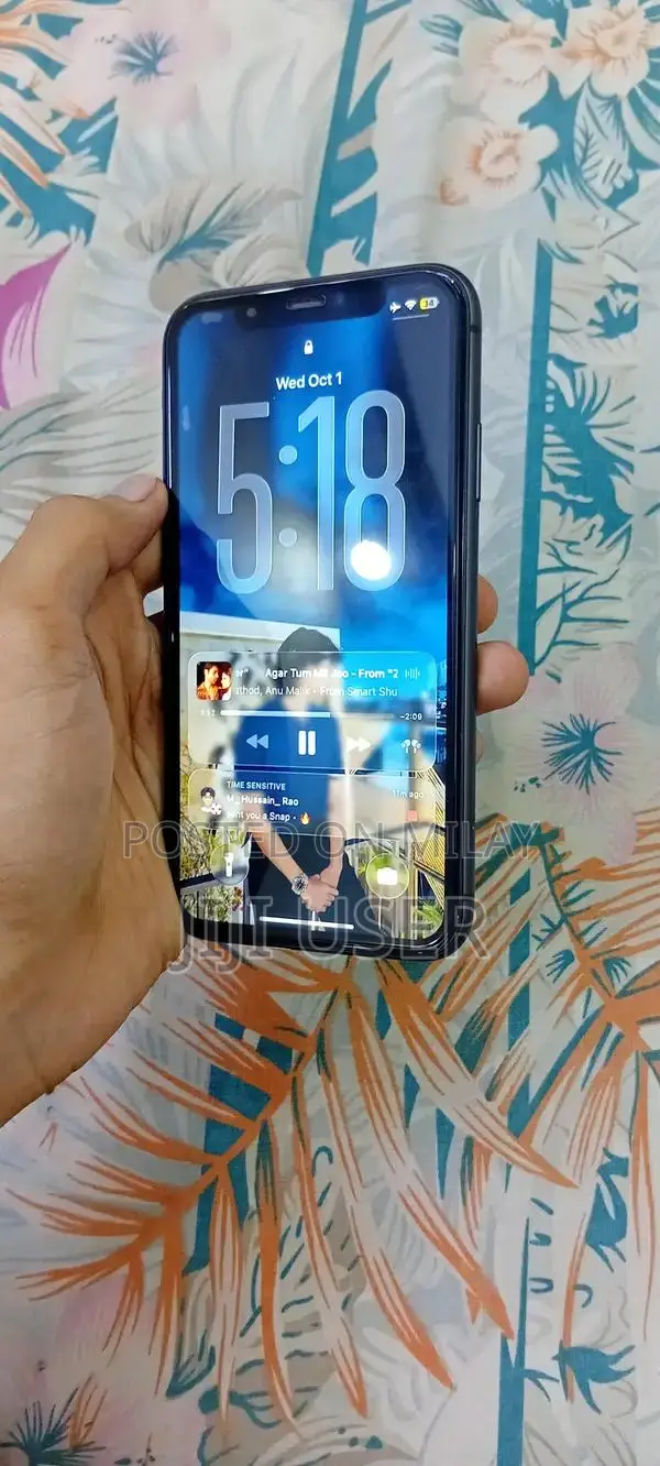 Apple iPhone 11 64GB Excellent Condition Waterproof Set