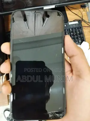 Apple iPhone 11 Waterproof Smartphone, Pre-Owned Excellent Condition