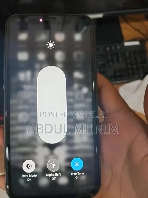 Apple iPhone 11 Waterproof Smartphone, Pre-Owned Excellent Condition