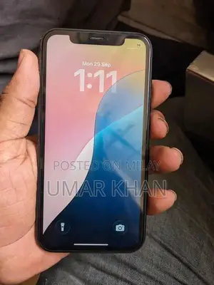 Apple iPhone 11 Smartphone with 94% Battery Health