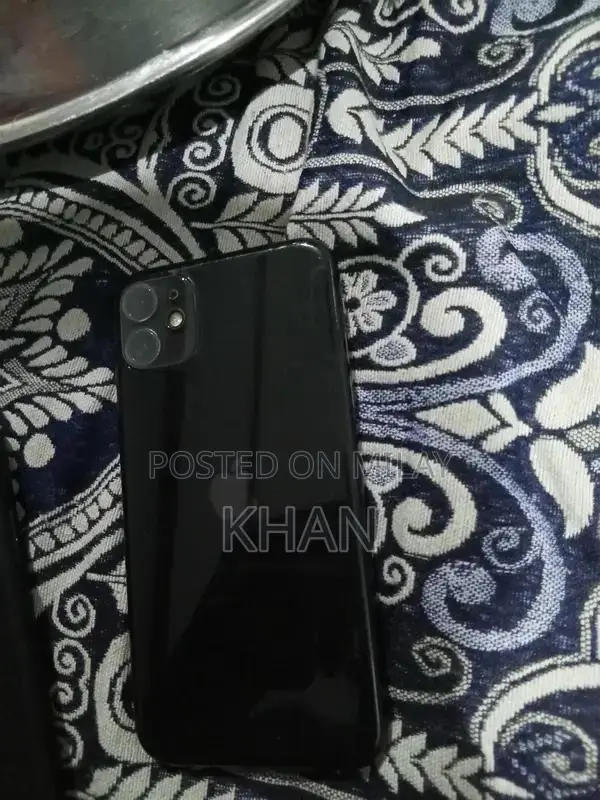 Apple iPhone 11 64GB Smartphone Excellent Condition