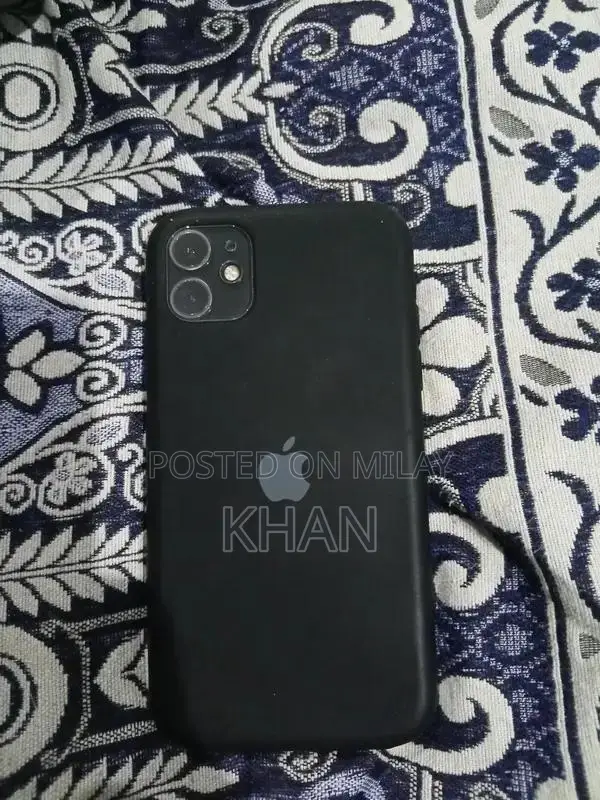 Apple iPhone 11 64GB Smartphone Excellent Condition