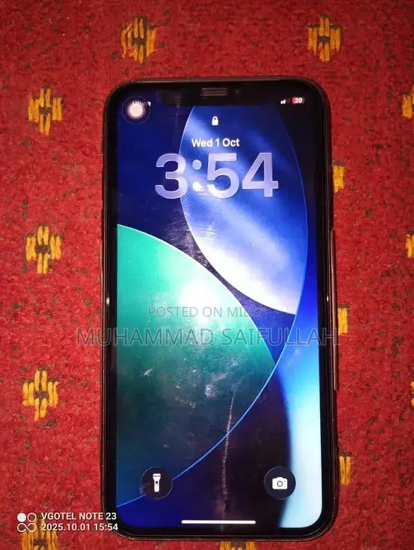 Apple iPhone 11 - 128GB Mint Condition Smartphone