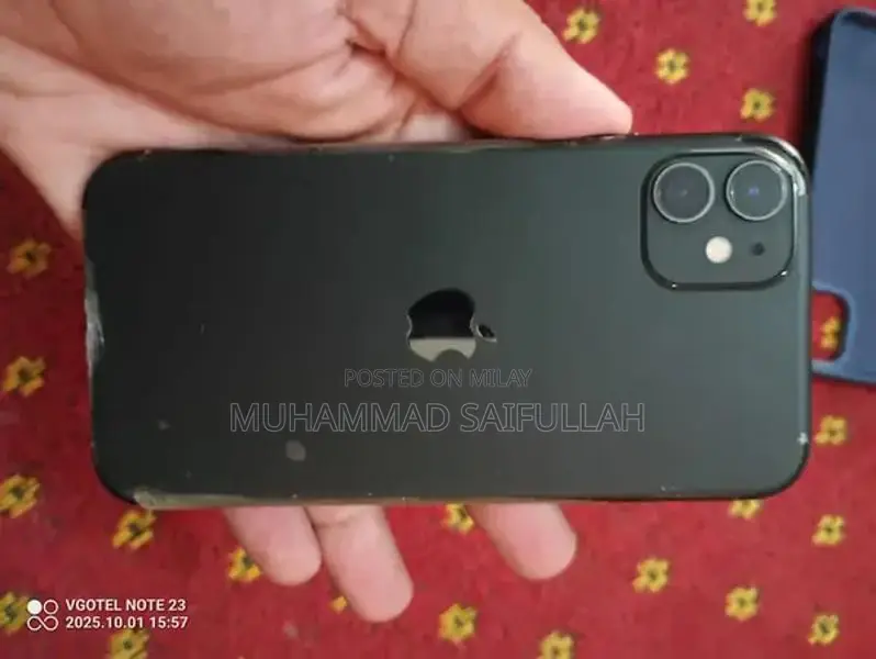 Apple iPhone 11 - 128GB Mint Condition Smartphone