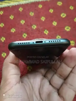 Apple iPhone 11 - 128GB Mint Condition Smartphone